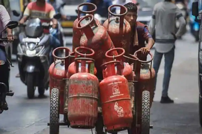 LPG Gas E-KYC: Big news for gas consumers! Get e-KYC done by this day,  otherwise subsidy will stop. - informalnewz