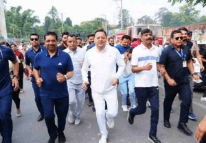 Dehradun: सीएम धामी ने अहिल्या स्मृति मैराथन को दिखाई हरी झंडी