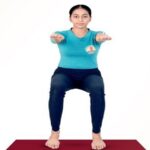 घुटनों और कूल्हों की कमजोरी का आसान इलाज, नी मूवमेंट से पाएं संतुलन और ताकत