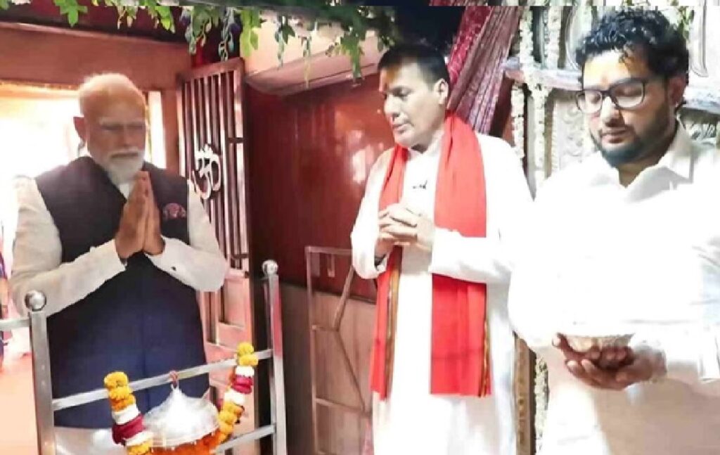 PM modi at dat kali tempel