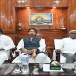 बंगाल में सत्ता बदलाव का बड़ा असर! झारखंड के अवैध कारोबार पर कसेगा शिकंजा, सियासत में भी हलचल
