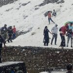 मनाली में पर्यटन सीजन बना बड़ी चुनौती, शहर से अटल टनल तक फैले महाजाम ने बढ़ाई मुश्किलें; घंटों सड़कों पर थमे सैलानी और स्थानीय लोग