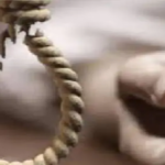 पिता की मौत के छह महीने बाद बेटे ने उठाया आत्मघाती कदम, घर में फंदे पर मिला शव, कारणों की जांच जारी