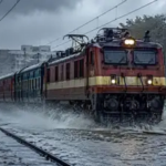 मुंबई-दक्षिण गुजरात में बारिश बनी रेल संकट की वजह, पश्चिम रेलवे की 40 से अधिक ट्रेनें प्रभावित; हजारों यात्रियों को झेलनी पड़ी परेशानी