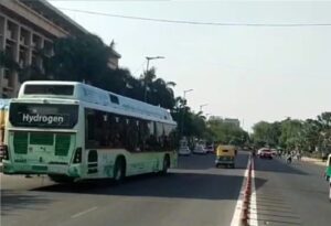 Hydrogen bus