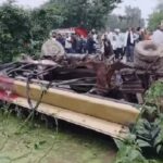 रीवा में बेकाबू बल्कर ने बस को मारी जोरदार टक्कर, पांच की मौत और 20 से अधिक घायल